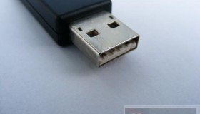 看看是否有人用USB偷插你的电脑