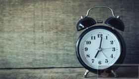 用 Linux 的 watch 命令观察命令和任务