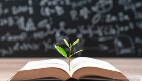 实现深拷贝最少得用几行代码？